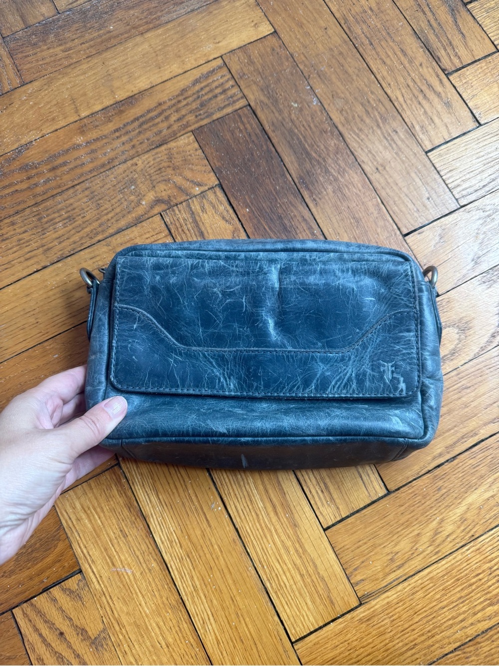 The Frye Company green/blue genuine leather dop kit with pockets